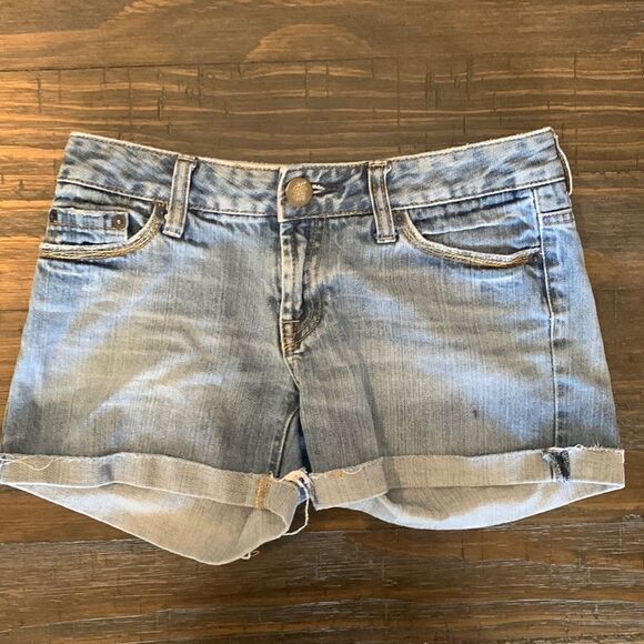 American Eagle Cuffed denim shorts size 0 - Picture 1 of 9